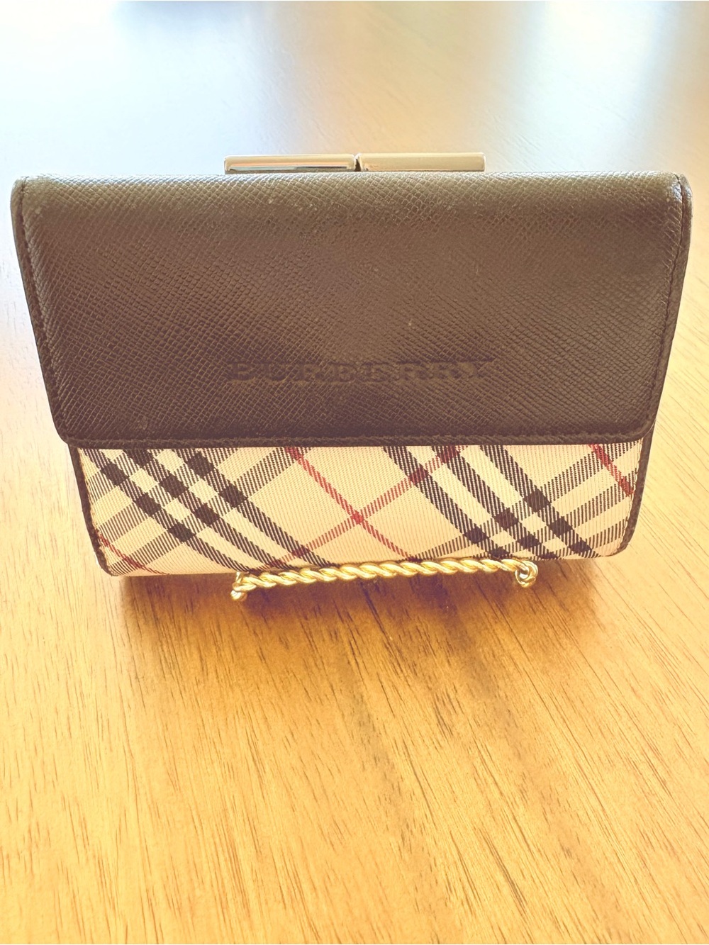 GUC Burberry Nova Check Kisslock Wallet
